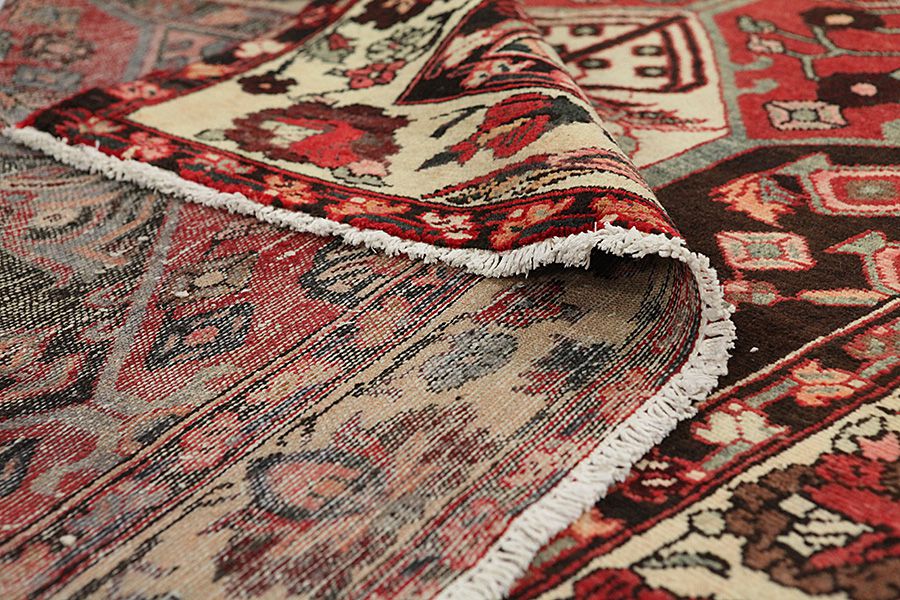 Bakhtiari Persian Carpet 297x167 - Picture 4