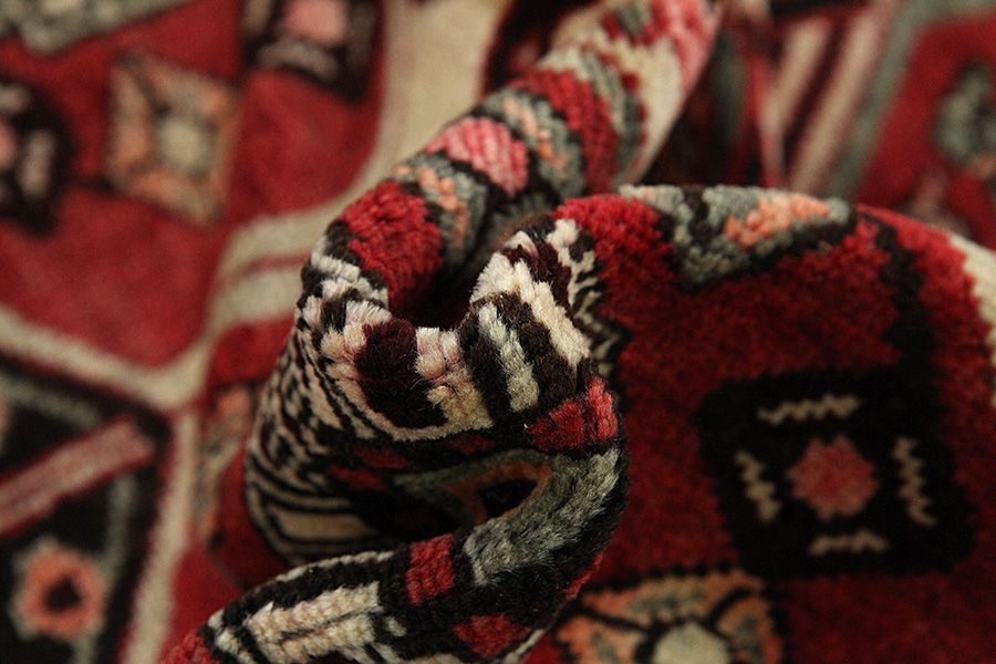 Bakhtiari Persian Carpet 297x167 - Picture 6