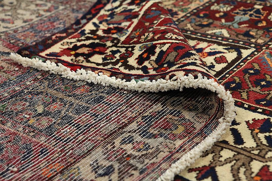 Bakhtiari Persian Carpet 317x175 - Picture 4