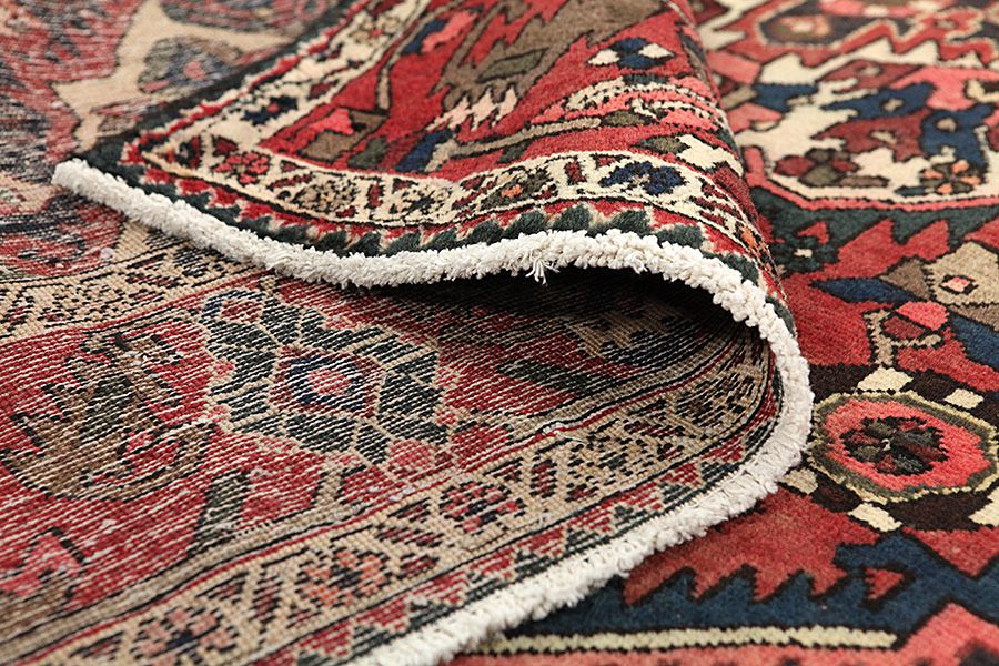 Bakhtiari Persian Carpet 310x210 - Picture 4
