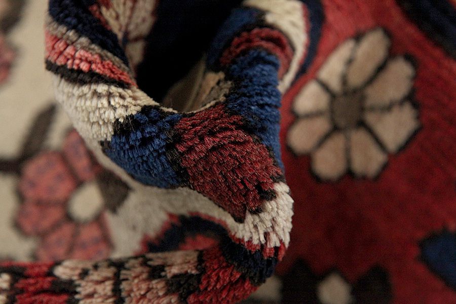 Bakhtiari Persian Carpet 248x167 - Picture 6